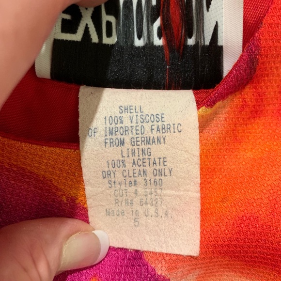 Like new Dry clean only above knee textured fabric - Picture 3 of 4